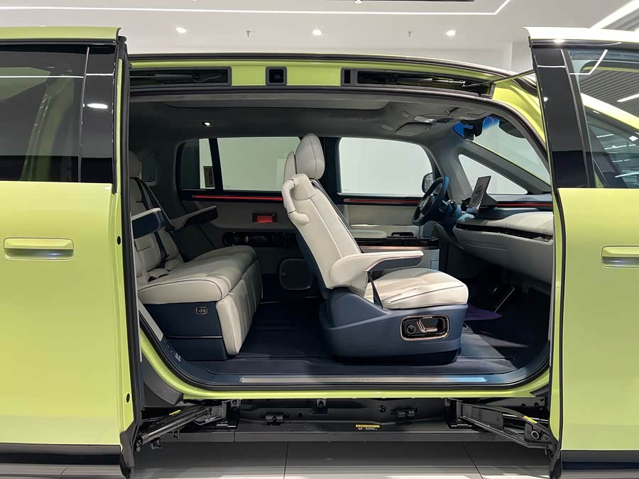 极氪 极氪MIX 2024 汽车图片 #14