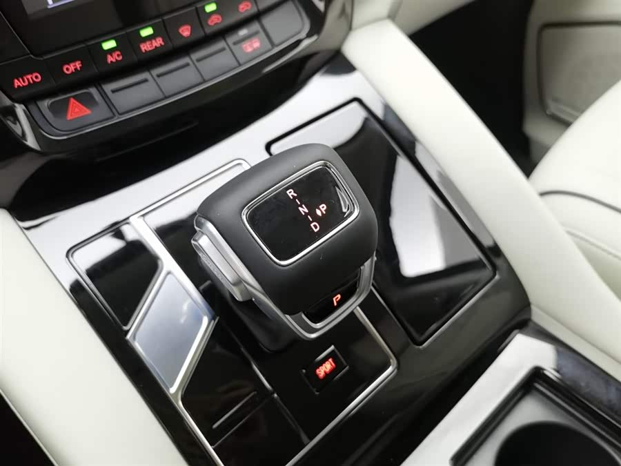 Forthing M7 2022 immagine di auto #14