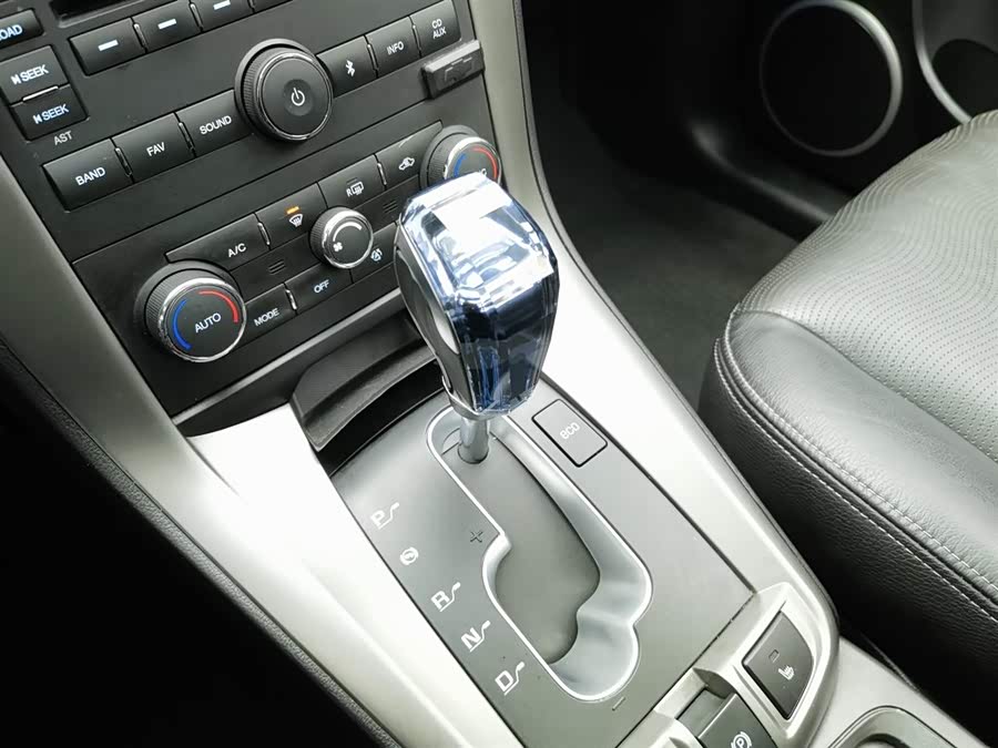 Chevrolet Captiva 2014 car image #14