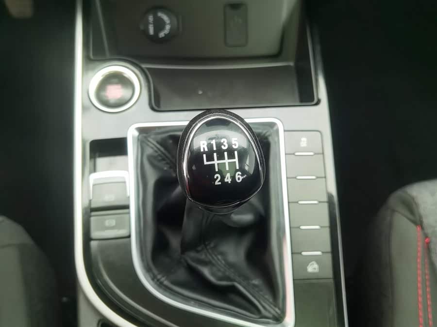 Forthing T5 L 2020 صورة سيارة #14