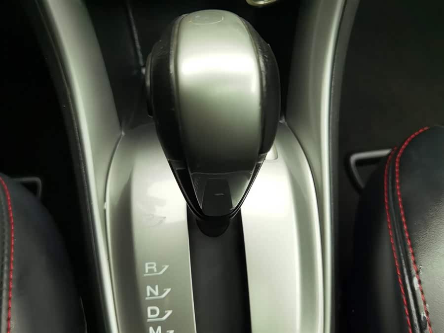 Chevrolet Tracker 2014 #14 Chevrolet Tracker 2014 car image #14