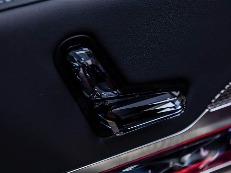 BMW i7 2024 car image #14