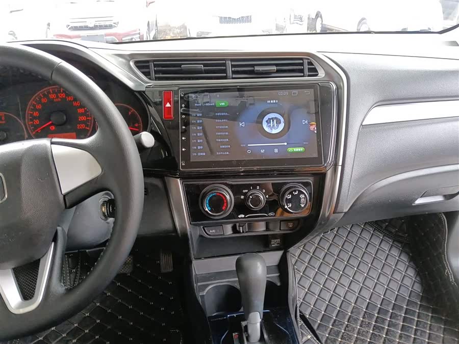 Honda Greiz 2017 #14 Honda Greiz 2017 car image #14