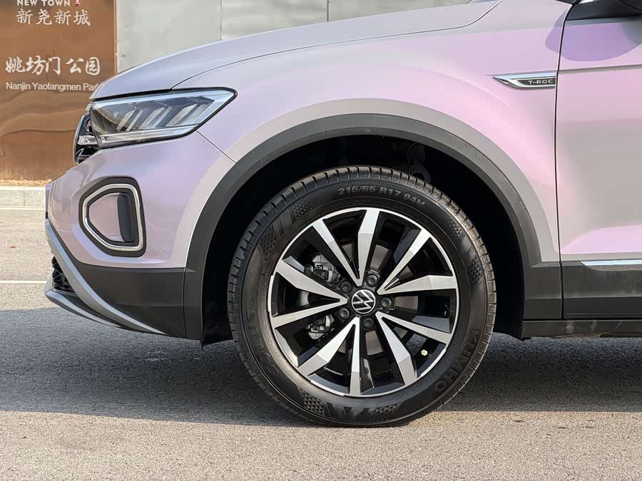 Volkswagen T-Roc 2023 car image #14