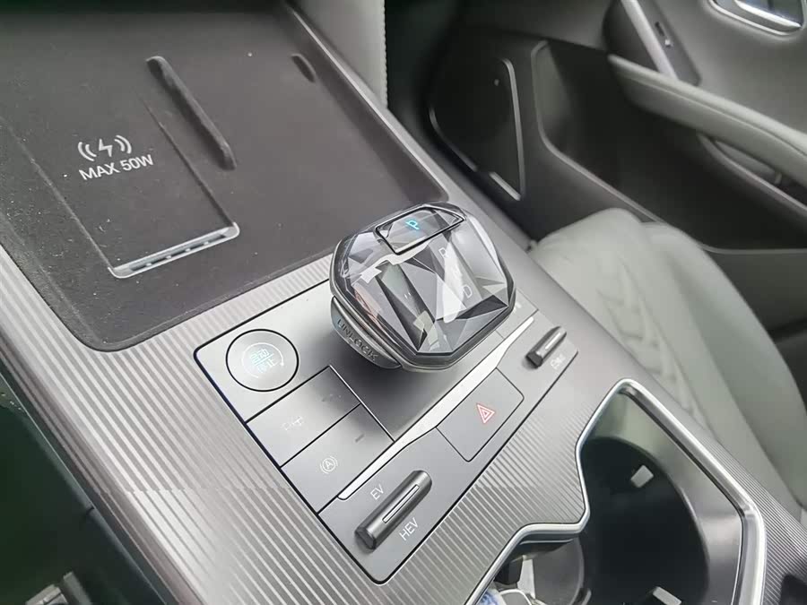 BYD SongL DM-i 2025 car image #14