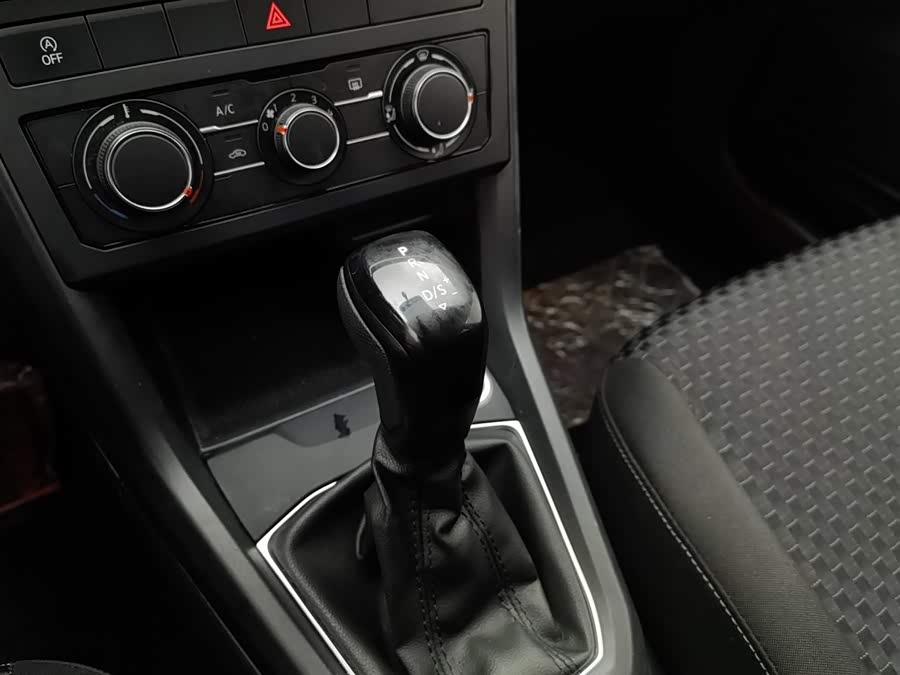 Volkswagen Tacqua 2021 car image #14