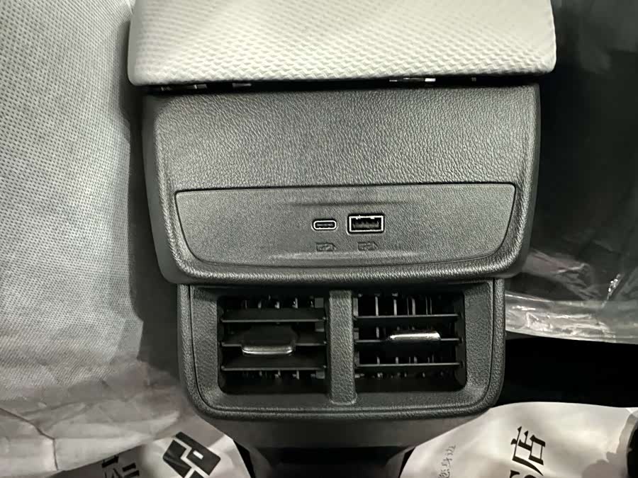 Chevrolet Equinox Plus 2025 car image #14