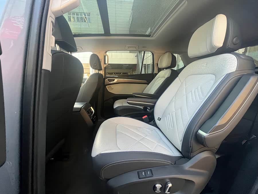 Volkswagen Talagon 2025 #14 Volkswagen Talagon 2025 immagine di auto #14