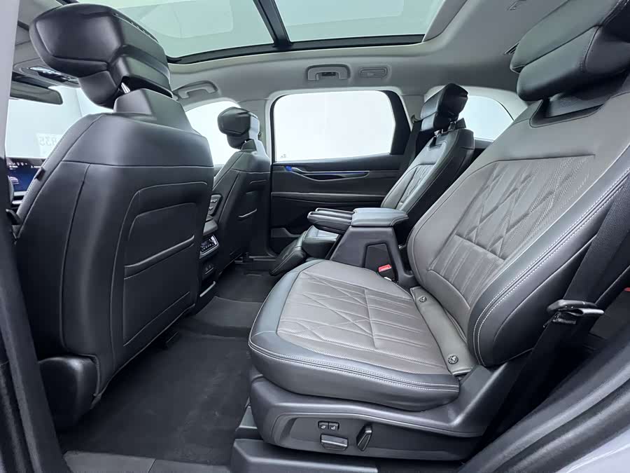 Ford Edge 2024 car image #14