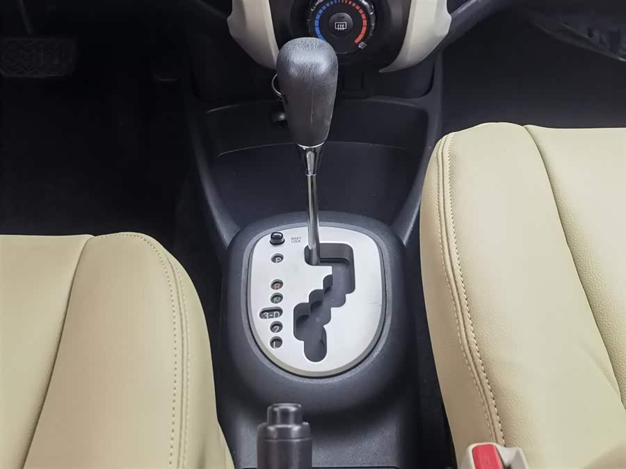 Toyota Yaris 2012 imagen de coche #14