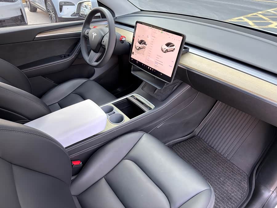 Tesla Model Y 2023 #14 Tesla Model Y 2023 car image #14