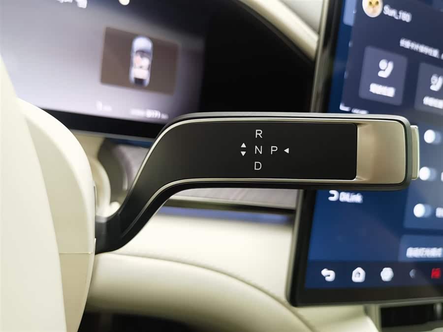 Denza Z9 2024 #14 Denza Z9 2024 car image #14