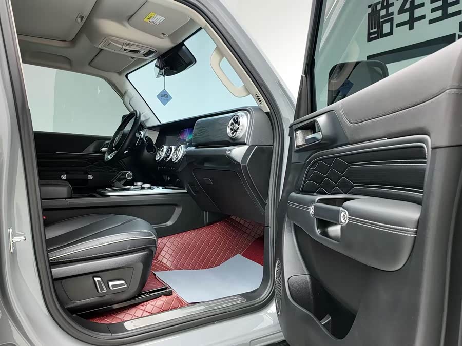 Tank 300 2025 #14 Tank 300 2025 car image #14