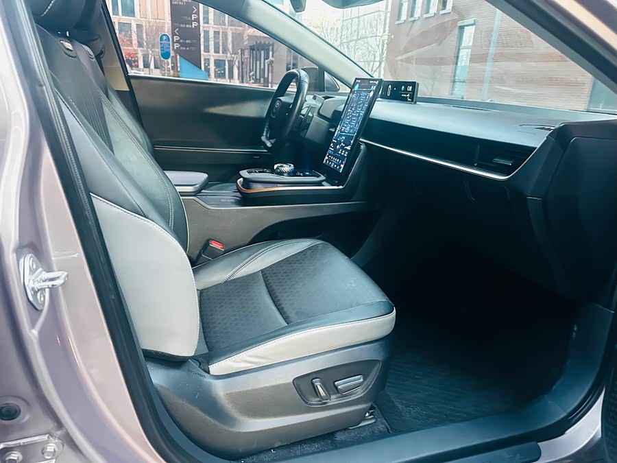 Toyota bZ3 2023 immagine di auto #14