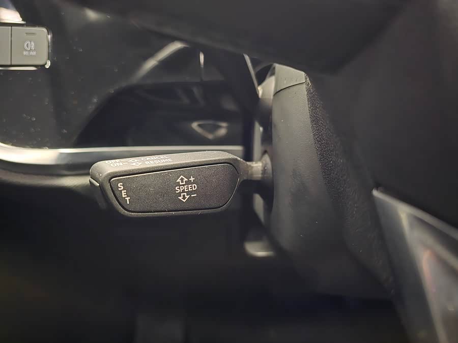 Audi Q3 2020 car image #14