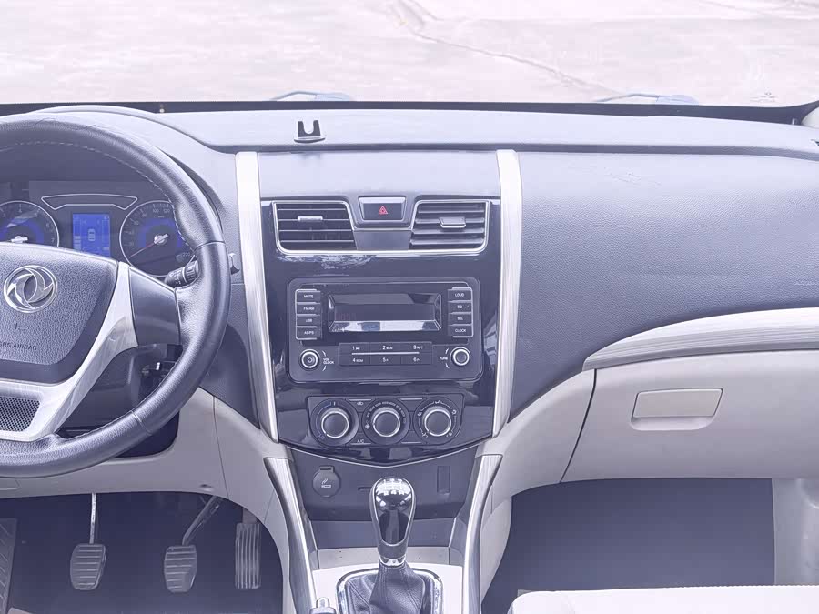 Forthing S500 2016 car image #14