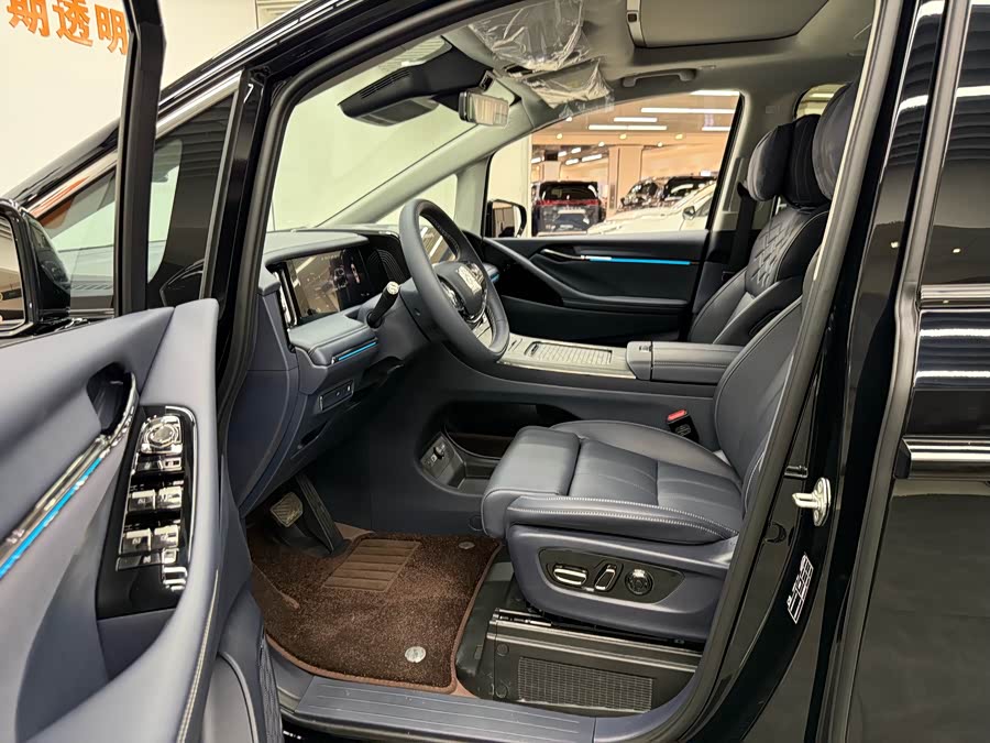 GAC Trumpchi Xiangwang M8 2025 car image #14