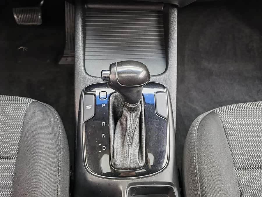Kia K3 2017 car image #14