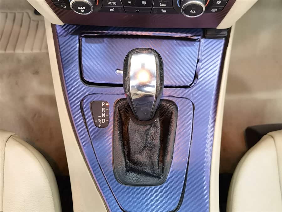 BMW 3 Series (Imported) 2010 car image #14