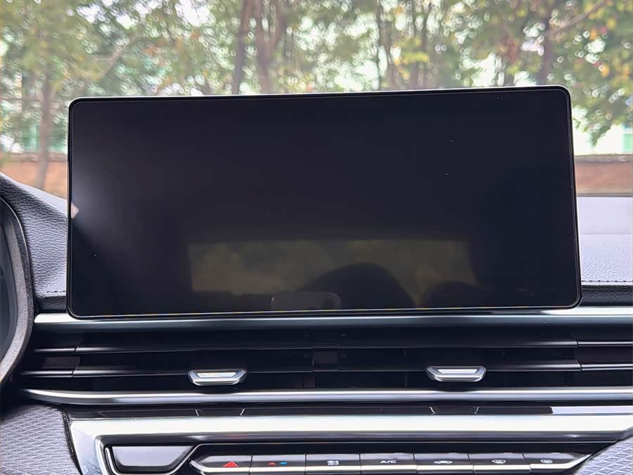 GEELY Emgrand 2021 car image #14