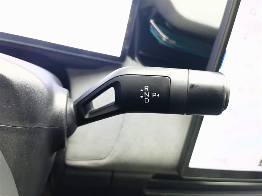 Lynk & Co 08 EM-P 2023 car image #14