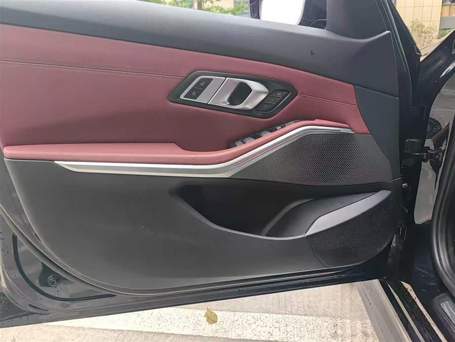 BMW i3 2024 car image #14