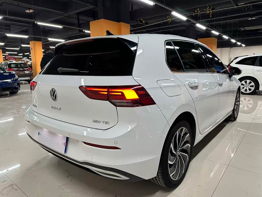 Volkswagen Golf 2022 car image #14