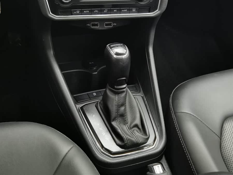 Skoda Rapid 2020 immagine di auto #14