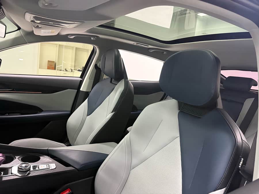 Changan UNI-V iDD 2023 car image #14