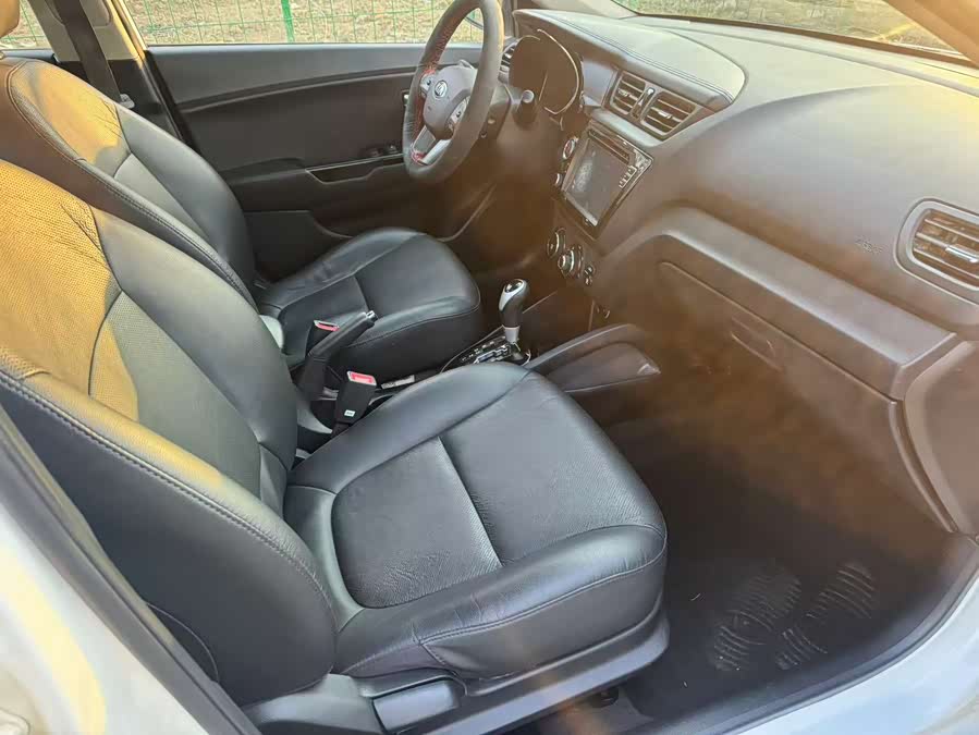 Kia K2 2013 image de voiture #14