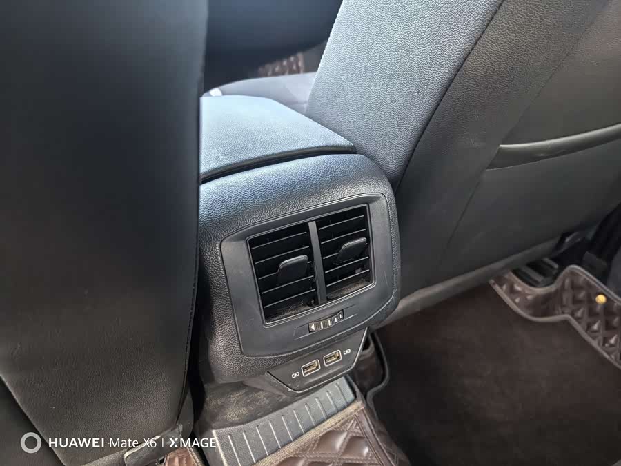 Volkswagen T-Roc 2020 car image #14