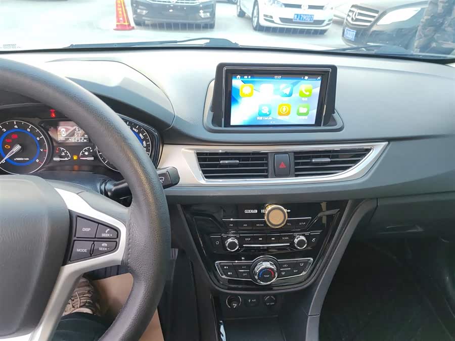 Changan Alsvin V7 2017 car image #14