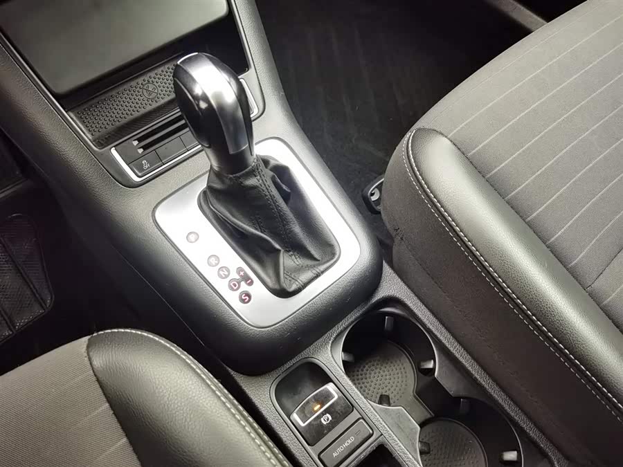 Volkswagen Tiguan 2019 car image #14