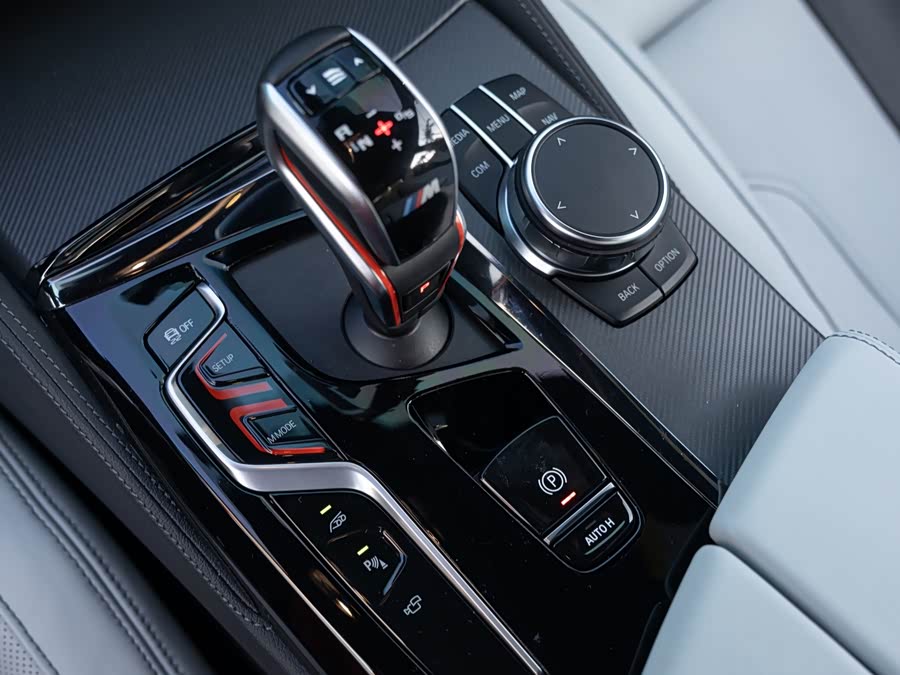 BMW M5 2023 изображение автомобиля #14