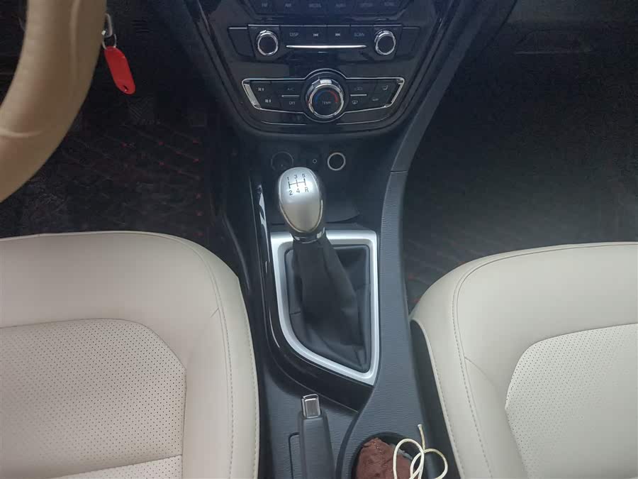 Changan Alsvin V7 2015 imagem de carro #14