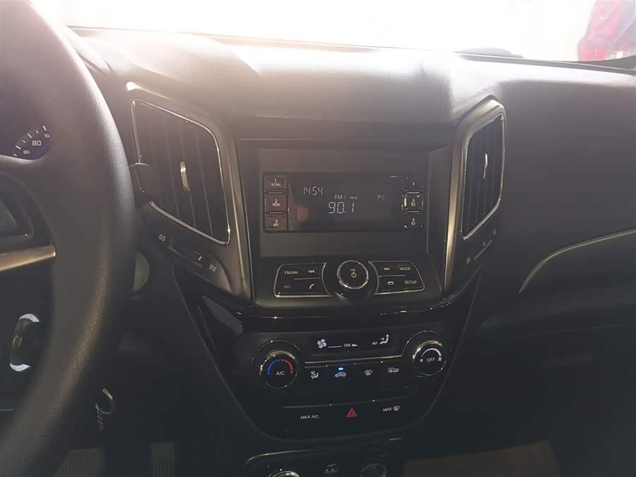 Changan CS15 2017 изображение автомобиля #14