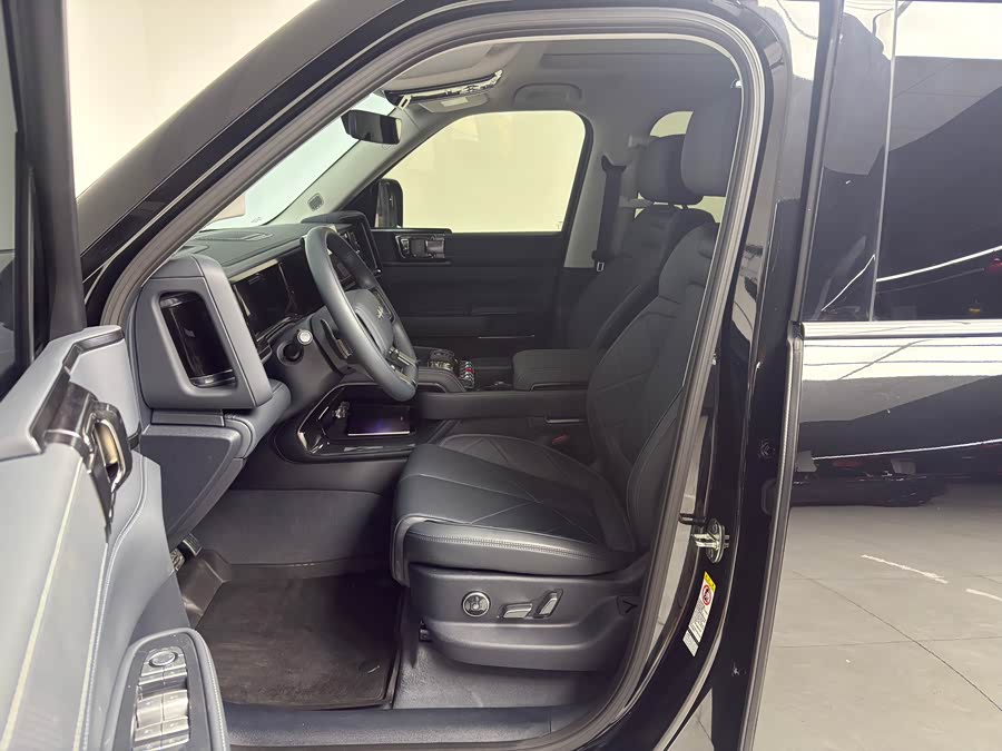 FangChengBao Leopard 5 2025 car image #14