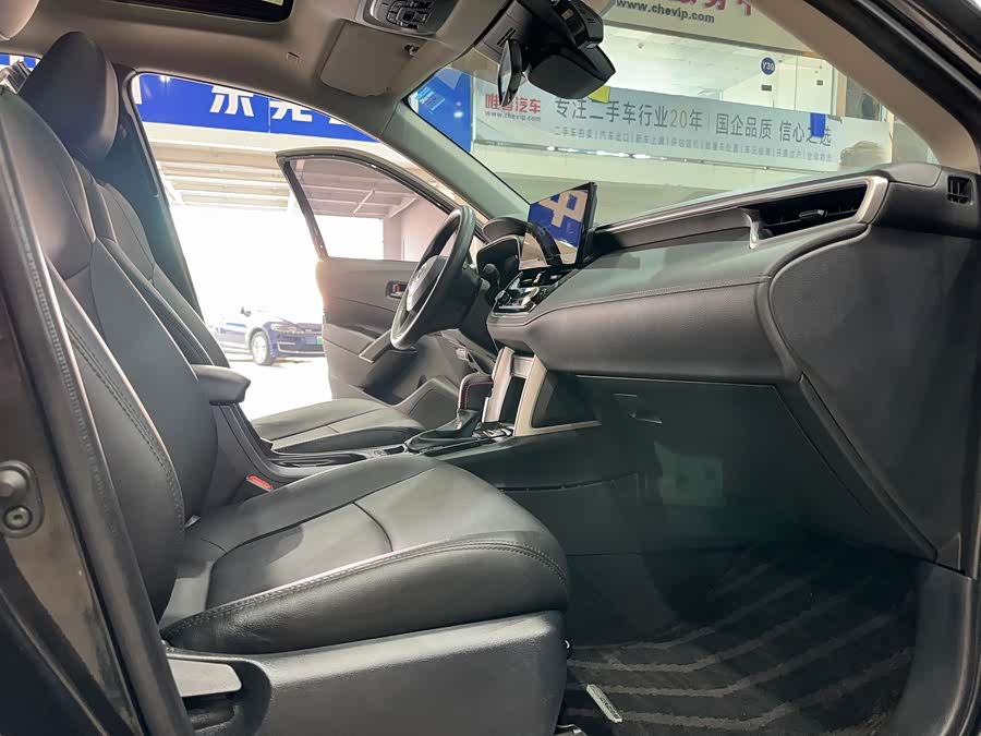 Toyota Corolla Cross 2024 immagine di auto #14