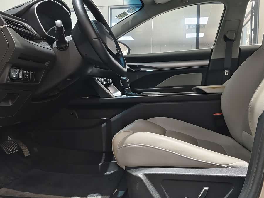 GEELY Binray 2019 car image #14