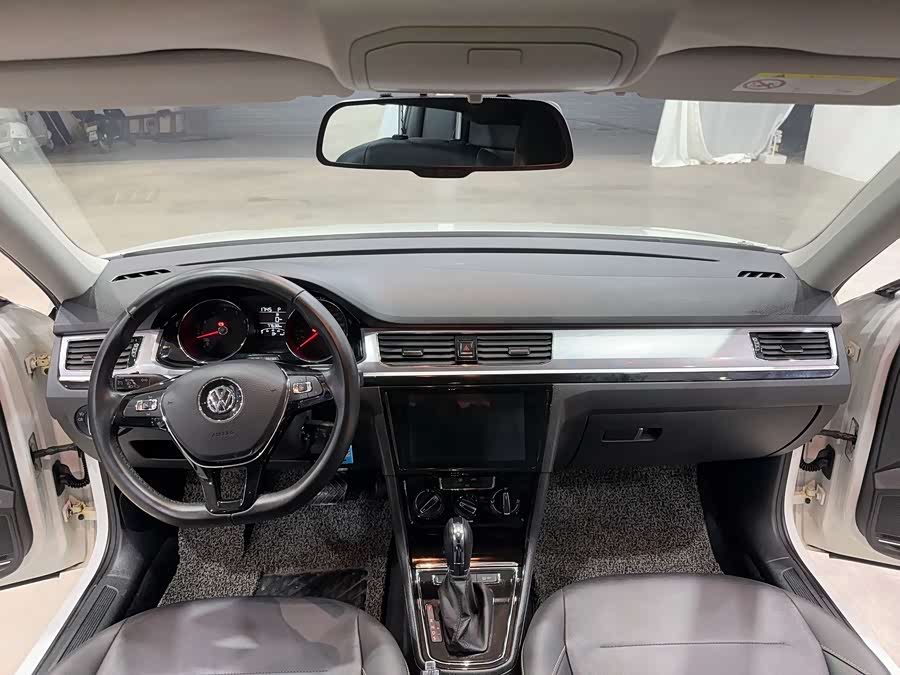 Volkswagen Bora 2017 car image #14