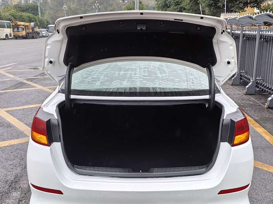 Kia K5 2015 car image #14