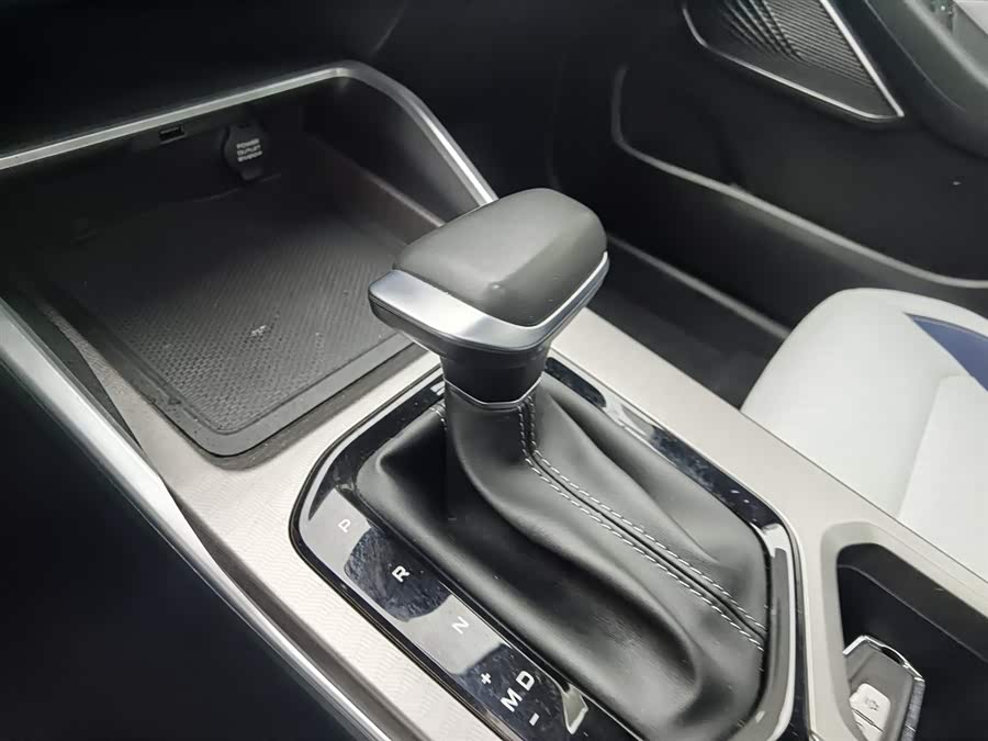GEELY Emgrand 2017 car image #14