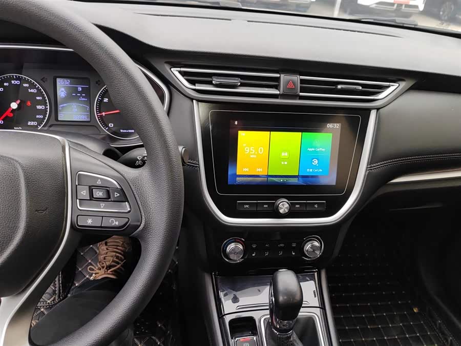 Roewe RX3 2018 изображение автомобиля #14