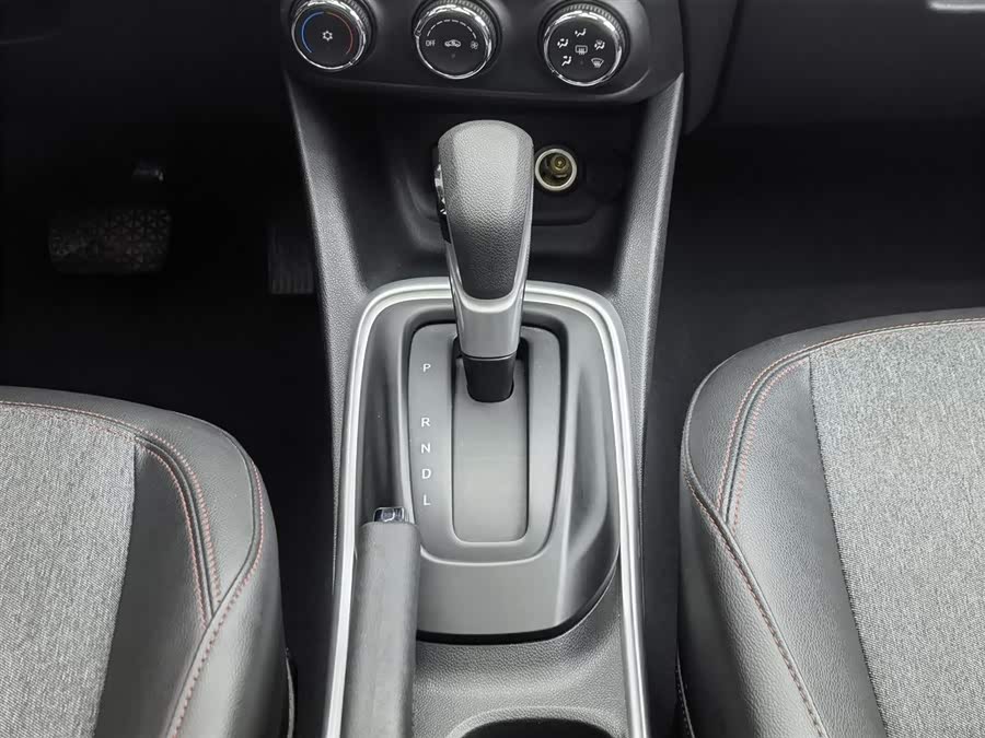 Chevrolet Tracker 2019 car image #14