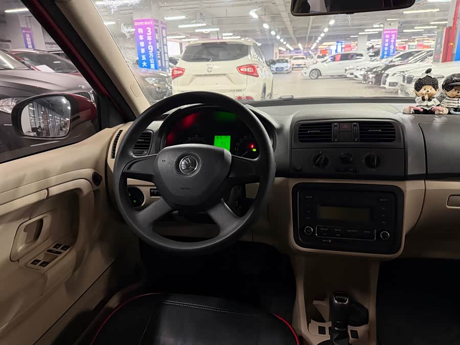 Skoda Fabia 2014 immagine di auto #14