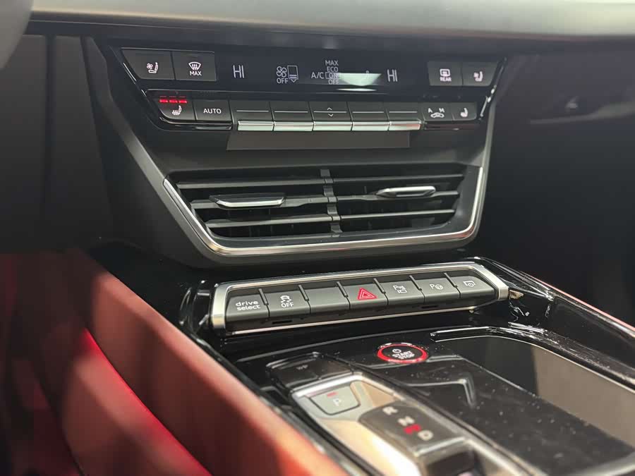 Audi e-tron GT 2024 image de voiture #14