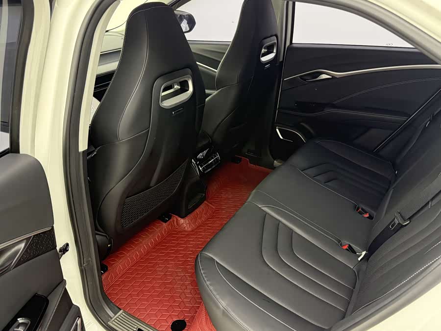 哪吒汽车 哪吒U 2022 汽车图片 #14