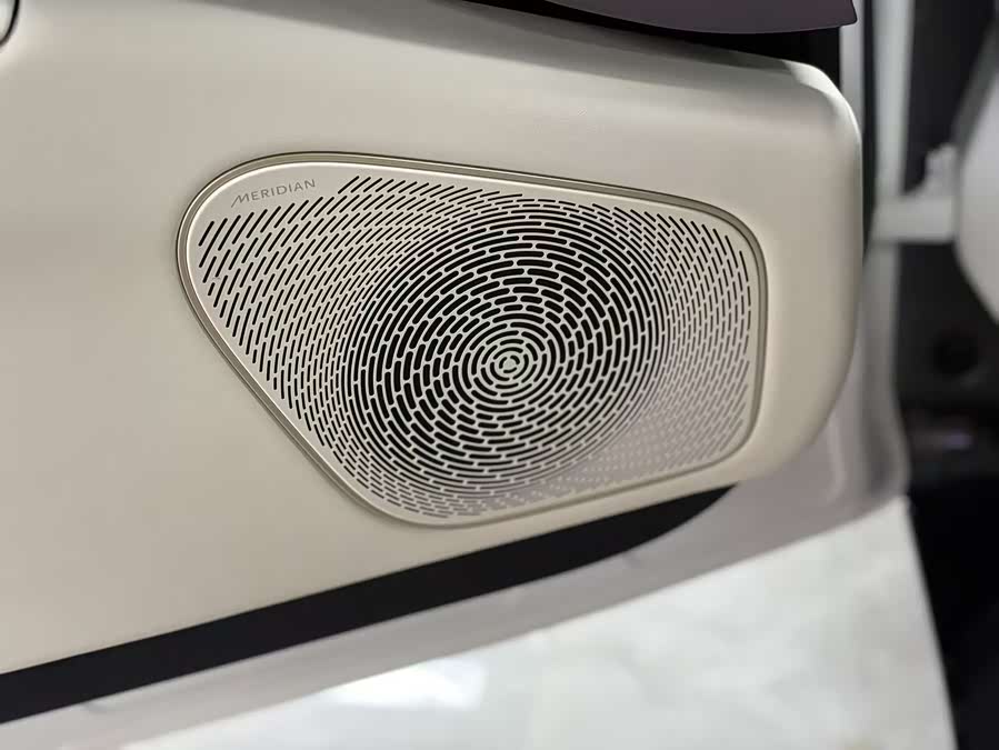Avatr 12 2025 car image #14