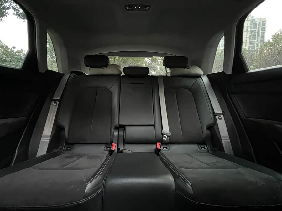 Audi Q3 2021 car image #14