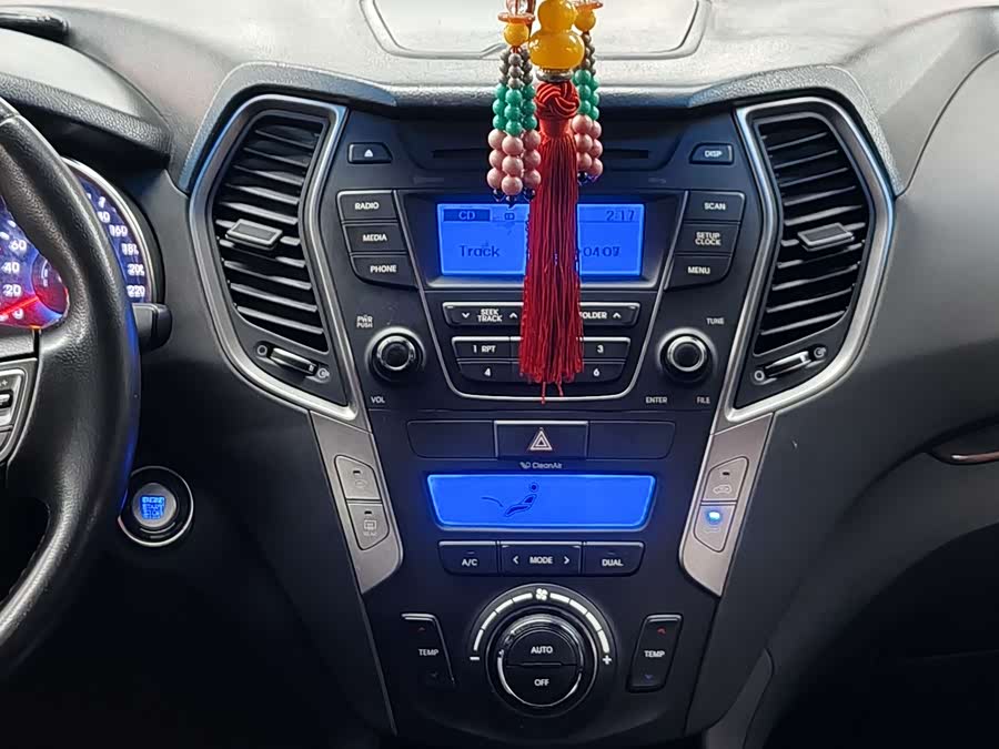 Hyundai Santa Fe 2013 car image #14
